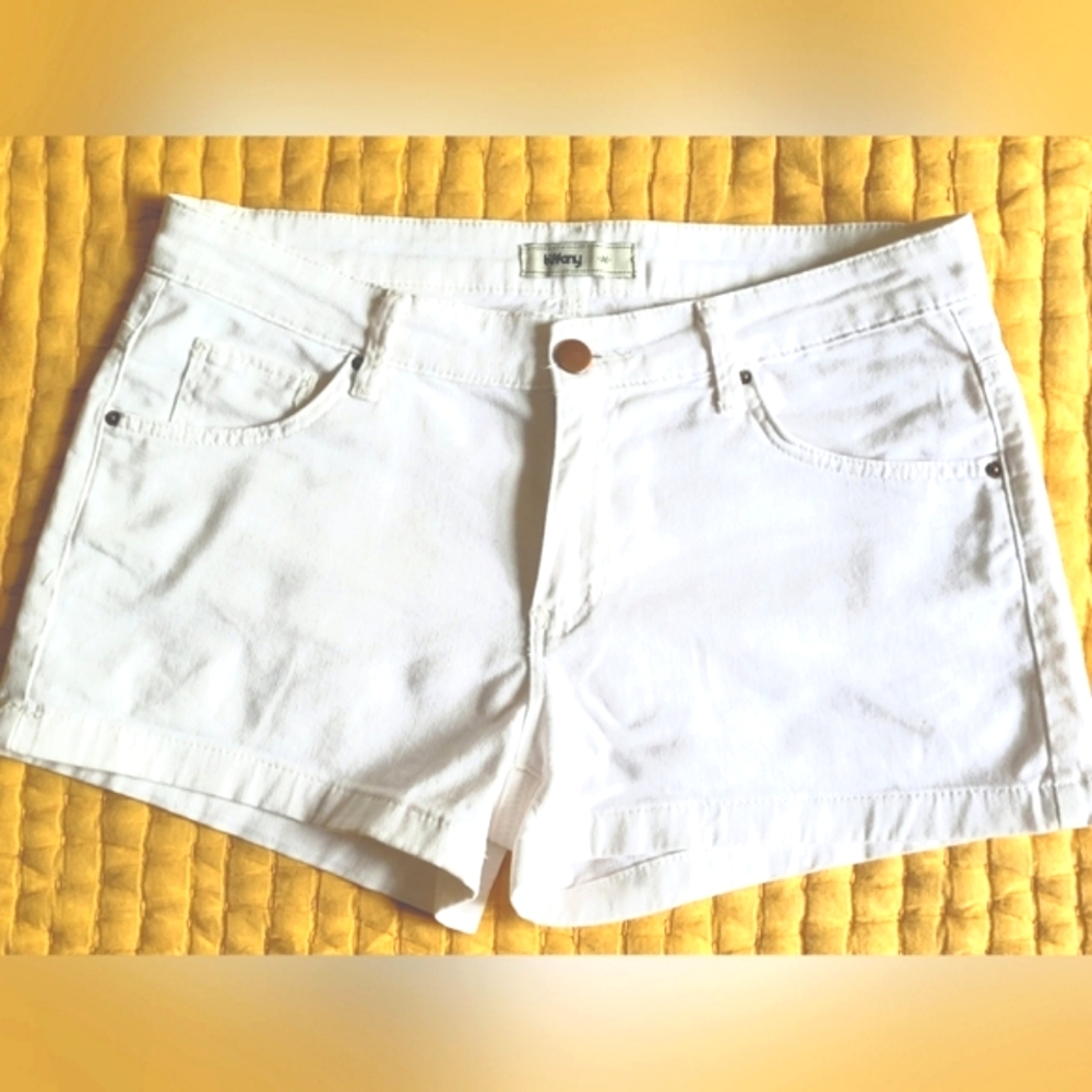 Women Tiffany Brand white pre-loved shorts Medium - Picture 3 of 9